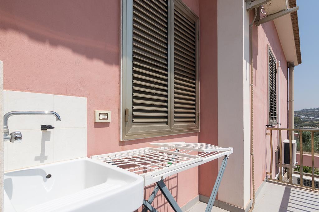 La Rosa Del Deserto Bed and Breakfast Scicli Kamer foto