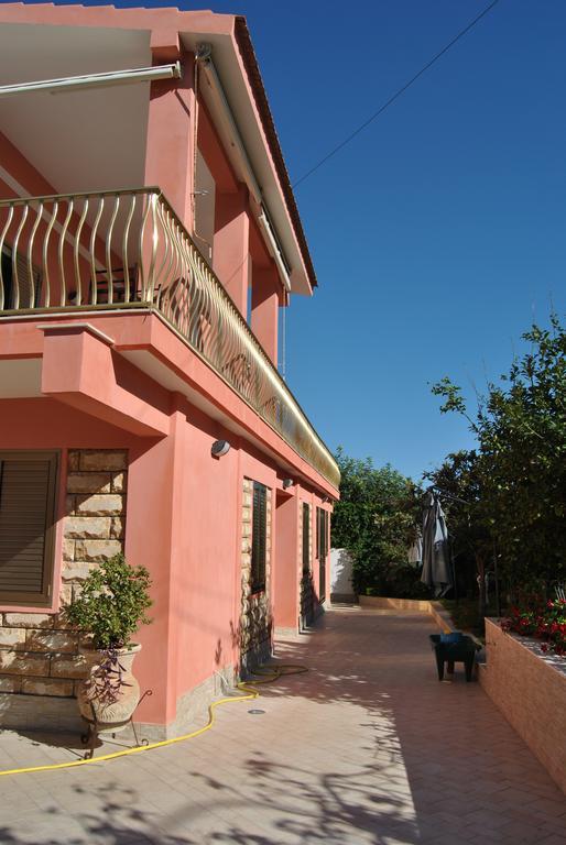 La Rosa Del Deserto Bed and Breakfast Scicli Buitenkant foto